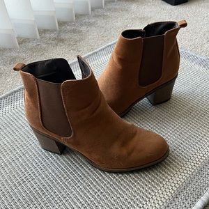 Heeled booties beige camel color